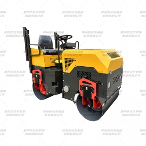 FVR900 座驾式压路机